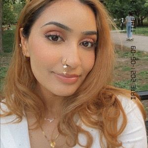 Meet your Posher, Zainab